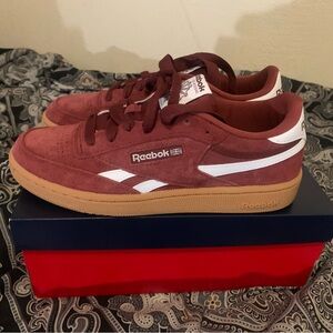 Reebok Men's Maroon and White Sneakers